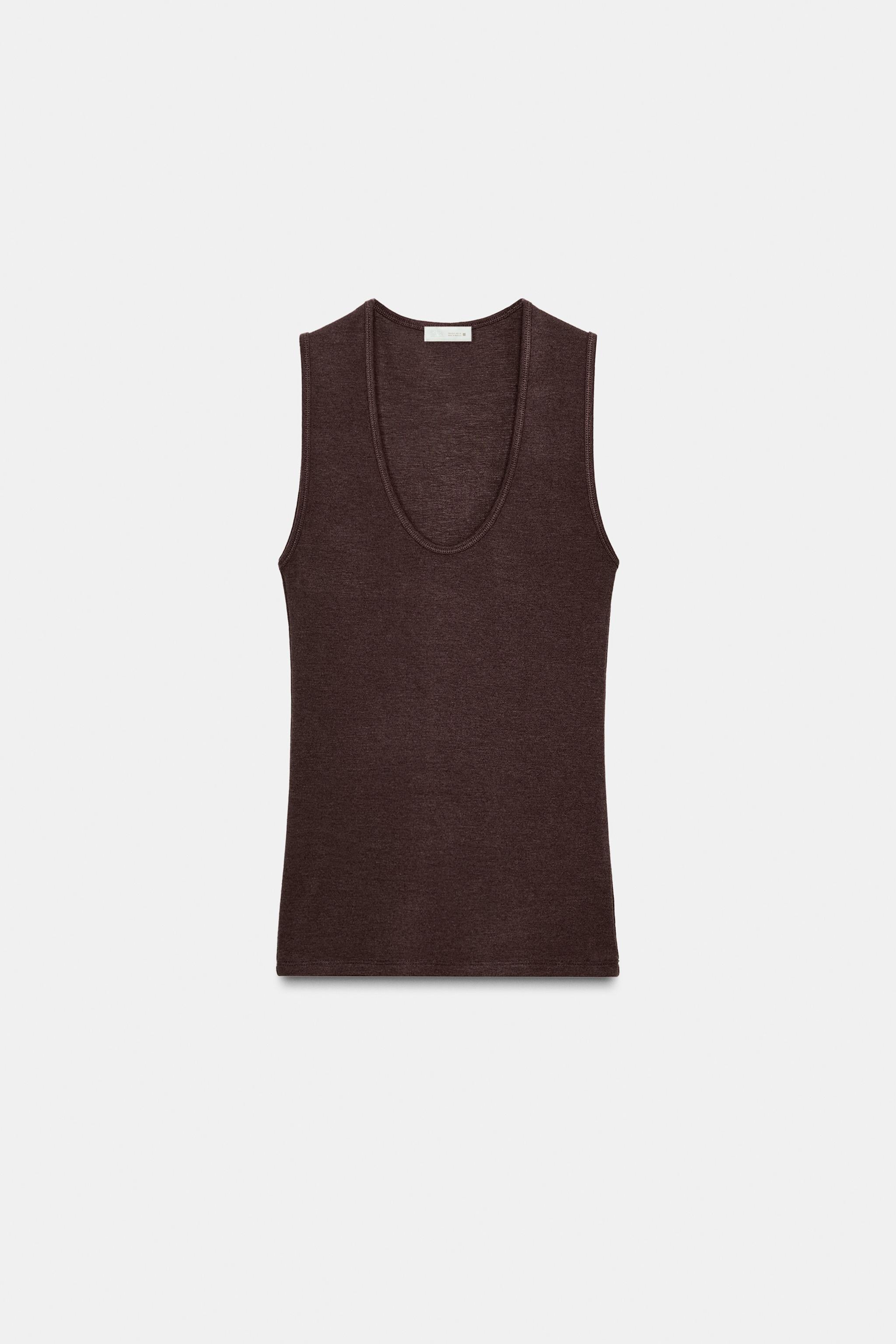SLEEVELESS T-SHIRT
